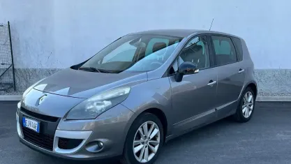 Usata Renault Scénic Luxe 130 CV (95 kW) 2011 Grigio Monovolume