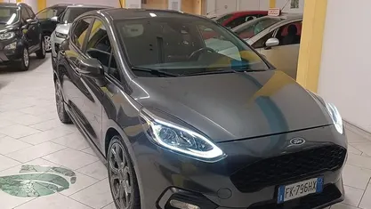 Usata Ford Fiesta ST-Line 120 CV (88 kW) 2018 Grigio Utilitaria
