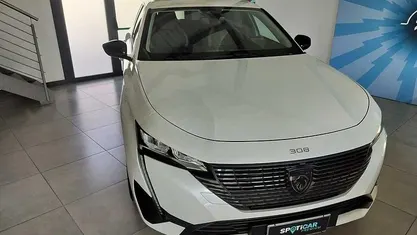 Bianco Usata 2023 Peugeot 308 Allure Tre volumi | 24.900 € (Buon prezzo)