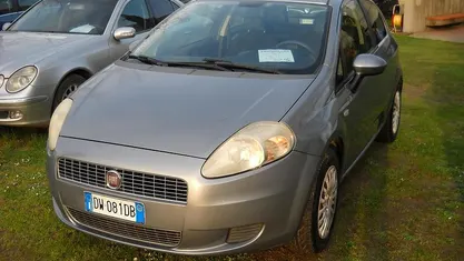 Usata Fiat Grande Punto Active 65 CV (47 kW) 2009 Grigio Utilitaria