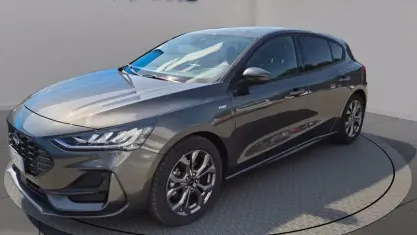 Usata Ford Focus ST-Line 125 CV (91 kW) 2023 Grigio metallizzato Berlina