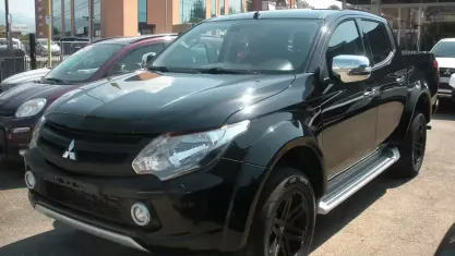 Usata Mitsubishi L200 Intense 181 CV (133 kW) 2020 Nero Pick-up