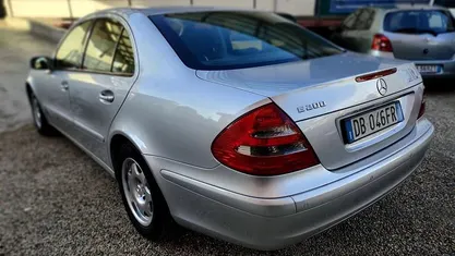 Argento Usata 2004 Mercedes E200 Tre volumi | 1999 €