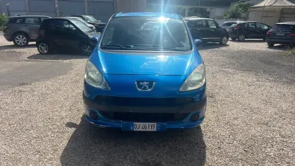 Usata Peugeot 1007 73 CV (53 kW) 2007 Blu Monovolume