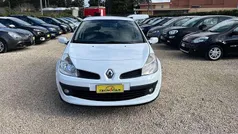 Bianco Usata 2008 Renault Clio II LE Tre volumi | 3900 € (Buon prezzo)