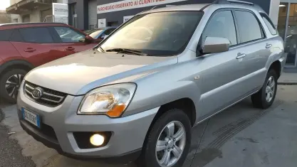 Usata Kia Sportage Active 140 CV (102 kW) 2008 Grigio SUV