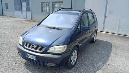 Usata Opel Zafira 125 CV (91 kW) 2002 Monovolume