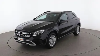 Nero Usata 2020 Mercedes 180 Business Tre volumi | 20.099 € (Buon prezzo)