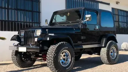 Käytetty Jeep Wrangler 121 HP (88 kW) 1988 Musta Katumaasturi