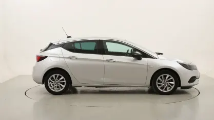 Usata Opel Astra Business Elegance 122 CV (89 kW) 2021 Argentoargento Berlina