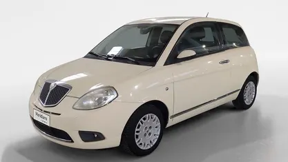 Usata 2006 Lancia Ypsilon Silver Utilitaria | 3800 € (Buon prezzo)