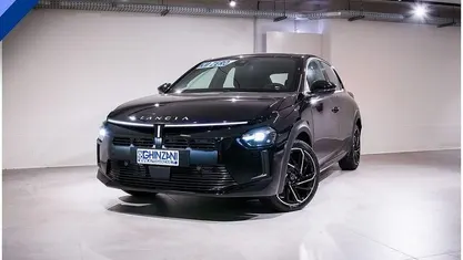 Usata Lancia Ypsilon 101 CV (74 kW) 2024 Nero Utilitaria