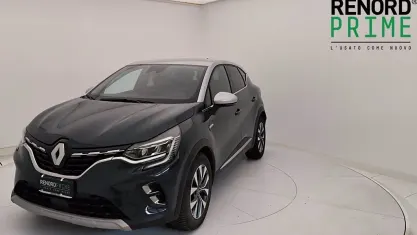 Usata Renault Captur Intens 160 CV (117 kW) 2022 Blu scuro SUV