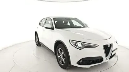 Usata Alfa Romeo Stelvio Business 190 CV (139 kW) 2022 Bianco SUV