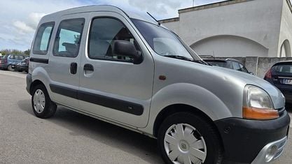 Usata Renault Kangoo 75 CV (55 kW) 2002 Grigio Monovolume