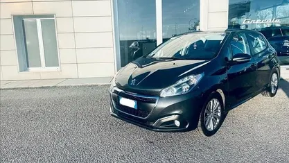 Usata Peugeot 208 Allure 75 CV (55 kW) 2015 Utilitaria