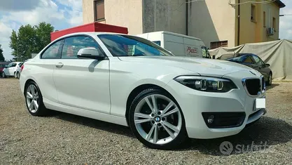 Bianco / pastello Usata 2017 BMW 218 Comfort Edition Coupé | 15.990 € (Buon prezzo)