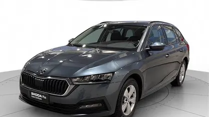 Usata Skoda Octavia Executive 150 CV (110 kW) 2021 Grigio Station wagon