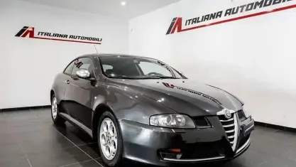 Usata Alfa Romeo GT Distinctive 140 CV (102 kW) 2009 Nero Coupé