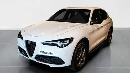 Usata 2025 Alfa Romeo Stelvio Sprint SUV | 48.486 € (Buon prezzo)