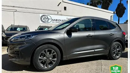 Usata Ford Kuga ST-Line X 120 CV (88 kW) 2022 Grigio SUV