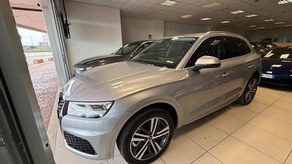 Second-hand Audi Q5 Ambiente 190 CP (139 kW) 2019 Gri SUV