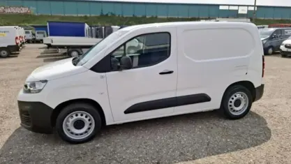 Usata Citroën Berlingo 131 CV (96 kW) 2022 Bianco Monovolume