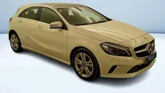 Bianco pastello Usata 2018 Mercedes A180 Tre volumi | 17.800 € (Buon prezzo)