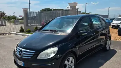 Usata Mercedes B200 140 CV (102 kW) 2007 Nero Monovolume