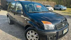 Nero Usata 2007 Ford Fusion Collection Tre volumi | 2000 € (Ottimo prezzo)