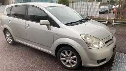 Usata Toyota Corolla Verso Sol 136 CV (100 kW) 2006 Grigio Monovolume