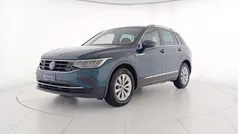 Nightshade blue metallizzato Usata 2023 VW Tiguan Life SUV | 30.900 € (Buon prezzo)