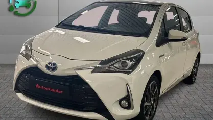 Usata Toyota Yaris Style 101 CV (74 kW) 2017 Bianco Utilitaria