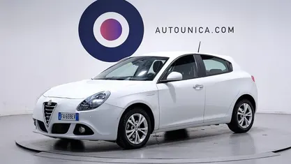 Bianco Usata 2015 Alfa Romeo Giulietta Progression Due volumi | 8900 € (Buon prezzo)