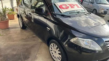 Occasion Lancia Ypsilon Gold 69 ch (50 kW) 2013 Noir Citadine