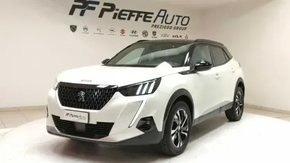 Usata Peugeot 2008 GT 131 CV (96 kW) 2022 Bianco madreperla SUV