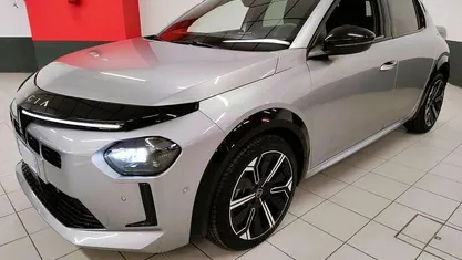 Usata Lancia Ypsilon 101 CV (74 kW) 2025 Utilitaria