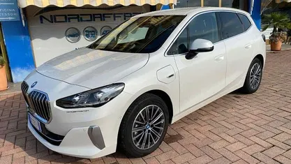 Usata BMW 225 Active Tourer Luxury Line 136 CV (100 kW) 2023 Bianco Monovolume