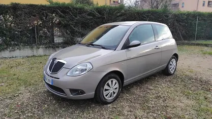 Usata Lancia Ypsilon 60 CV (44 kW) 2008 Beige Utilitaria