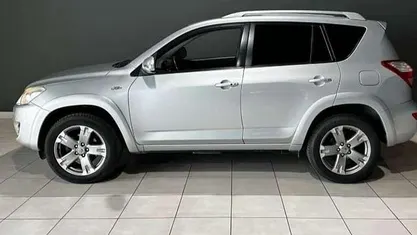 Usata 2010 Toyota RAV4 Luxury SUV | 9600 € (Buon prezzo)