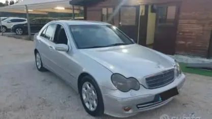 Usata Mercedes C220 Elegance 150 CV (110 kW) 2004 Grigio Berlina