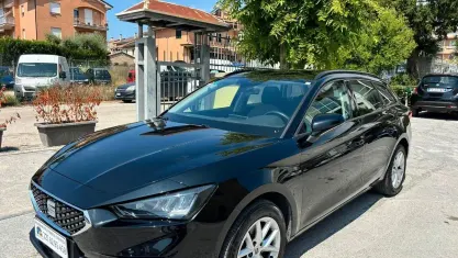 Usata Seat Leon Style 116 CV (85 kW) 2023 Nero Station wagon