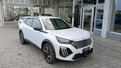 Usata Peugeot 2008 Allure 131 CV (96 kW) 2024 Bianco SUV