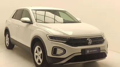 Usata VW T-Roc Life 110 CV (80 kW) 2023 Bianco SUV