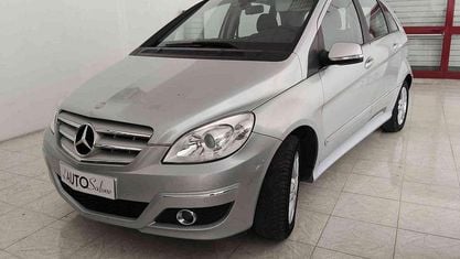 Usata Mercedes B200 Premium 140 CV (102 kW) 2011 Argento Utilitaria