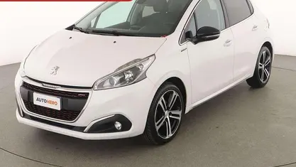 Usata Peugeot 208 GT-line 110 CV (80 kW) 2016 Bianco Utilitaria