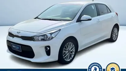 Usata Kia Rio 101 CV (74 kW) 2019 Bianco pastello Berlina