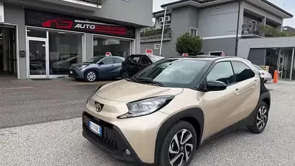 Usata Toyota Aygo X Trend 72 CV (52 kW) 2025 Grigio SUV