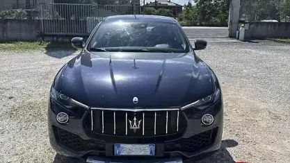 Usata Maserati Levante 250 CV (183 kW) 2018 Blu SUV
