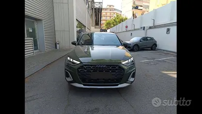Verde Usata 2024 Audi A3 Advanced Plus Tre volumi | 39.000 € (Buon prezzo)